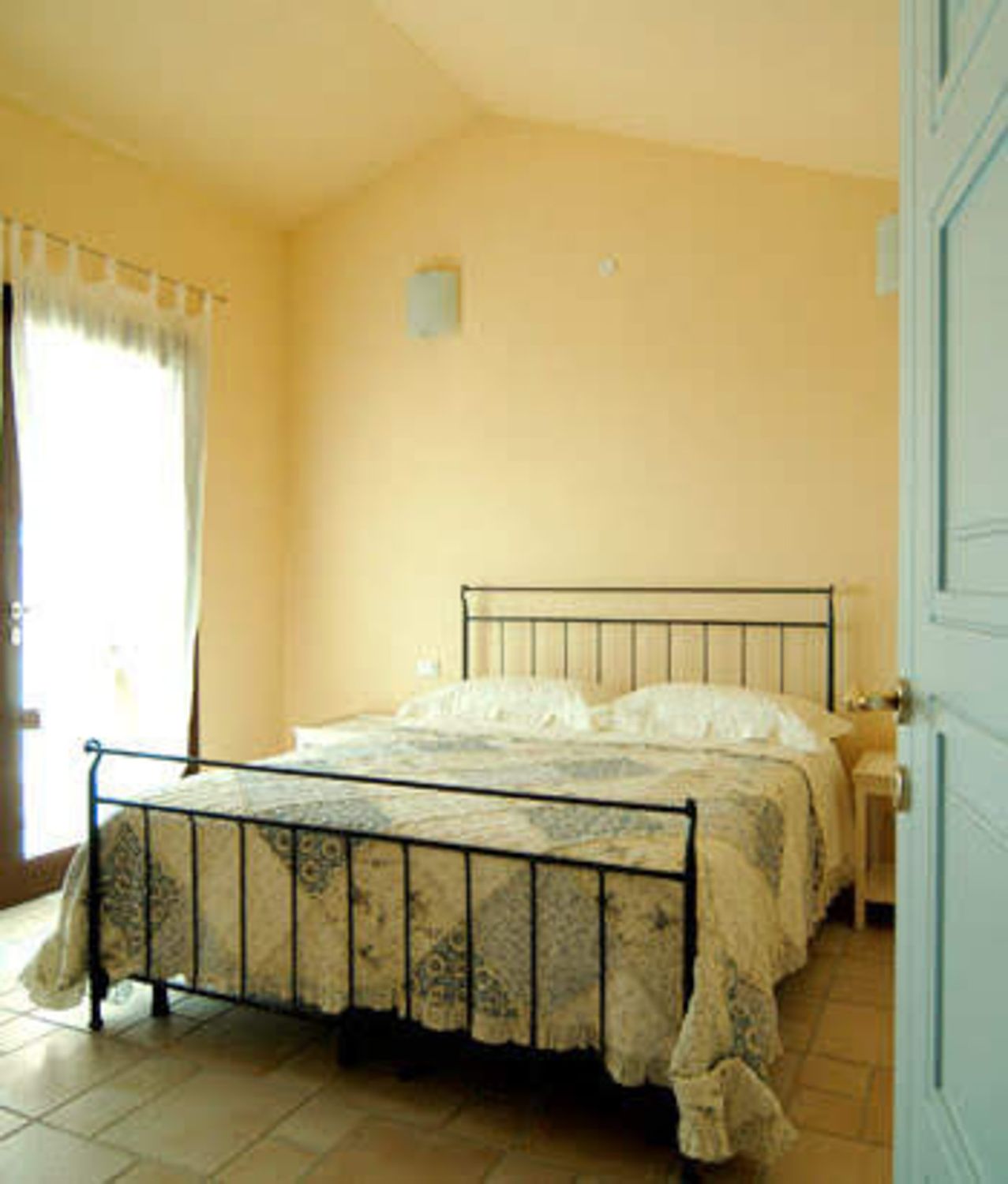 double bed room