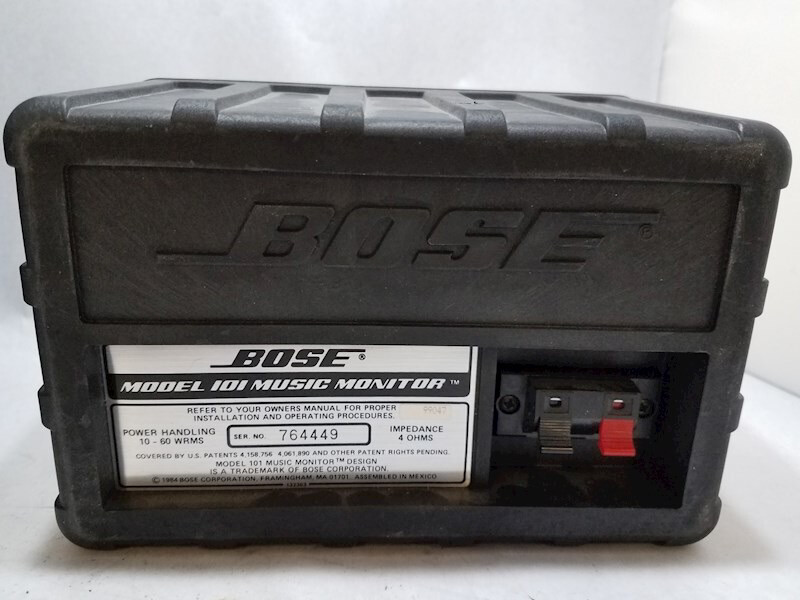 Bose 101 Speaker Pair with Brackets (Black)