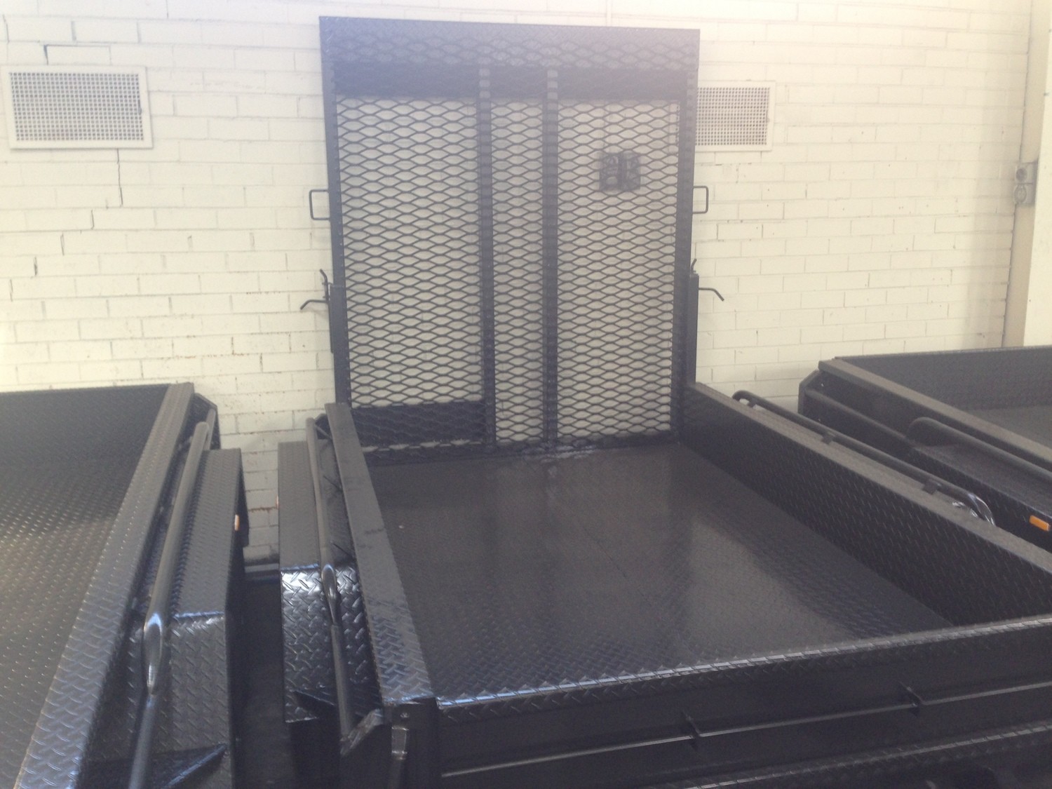 Single Axle Beaver Tail Plant Trailer