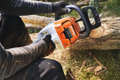 STIHL Battery Chainsaw 40cm/16" -MSA220C
