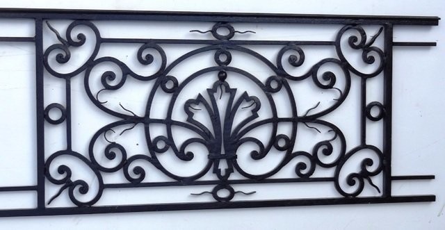 balcon,grille, LOUIS XIV en fer forgé,superbe travail artisanal