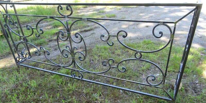 balcon Paimboeuf,230 cm de long par 2 retours de 29 cm et 96 cm de haut