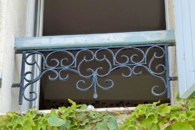 appui de fenètre rue des fontaines,35 cm x 95 cm