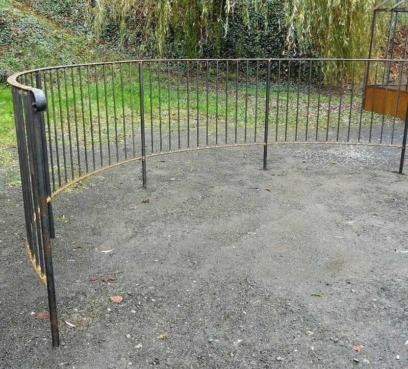 grille de protection,séparation de 2 espaces extérieurs