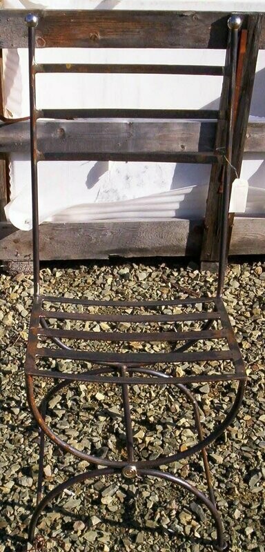 chaise simple pour poser un coussin et dossier