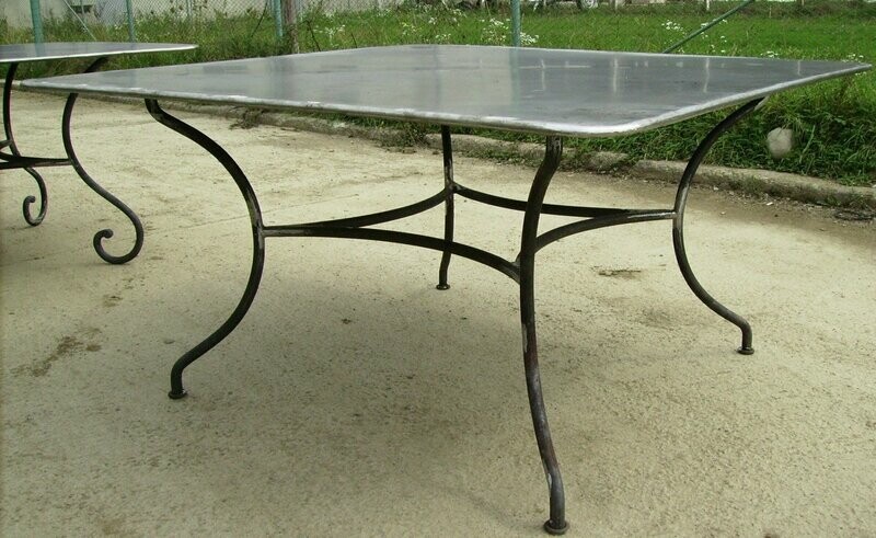 table en fer plein de 20 mm  et autres modèles sur demande