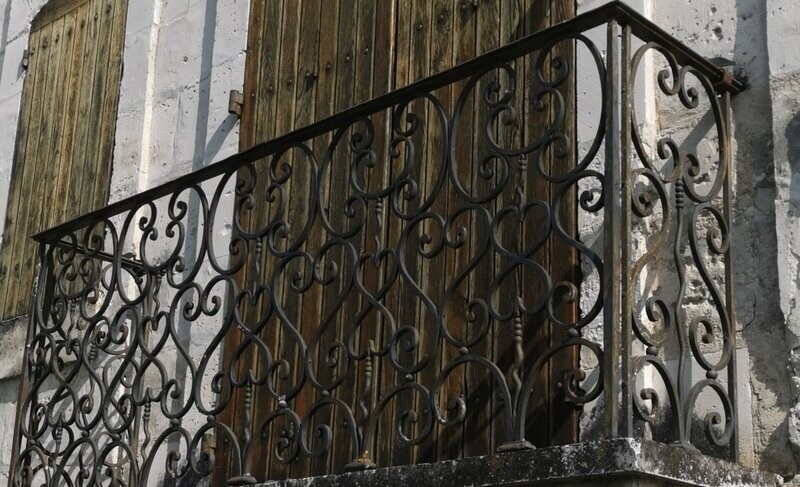 balcon ancien avec retours pour reproduction