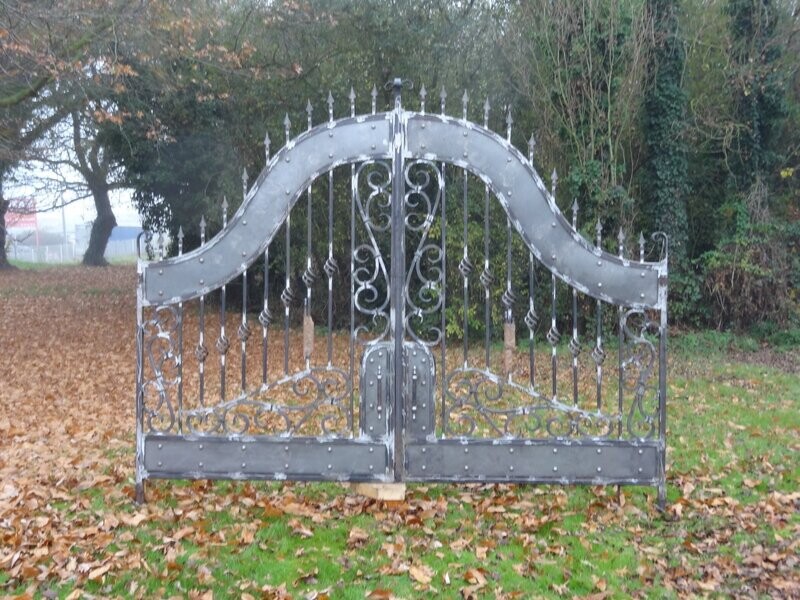 Portail château en 4 m de large