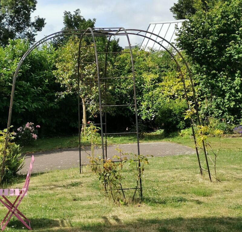 arche croisée de 250 cm de haut et 250 cm de large ,tube de 20 mm