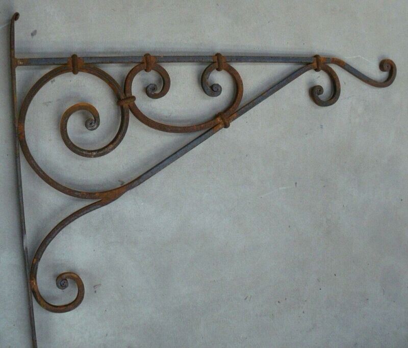 potences de 80 cm de profondeur et 70 cm de fixation au mur