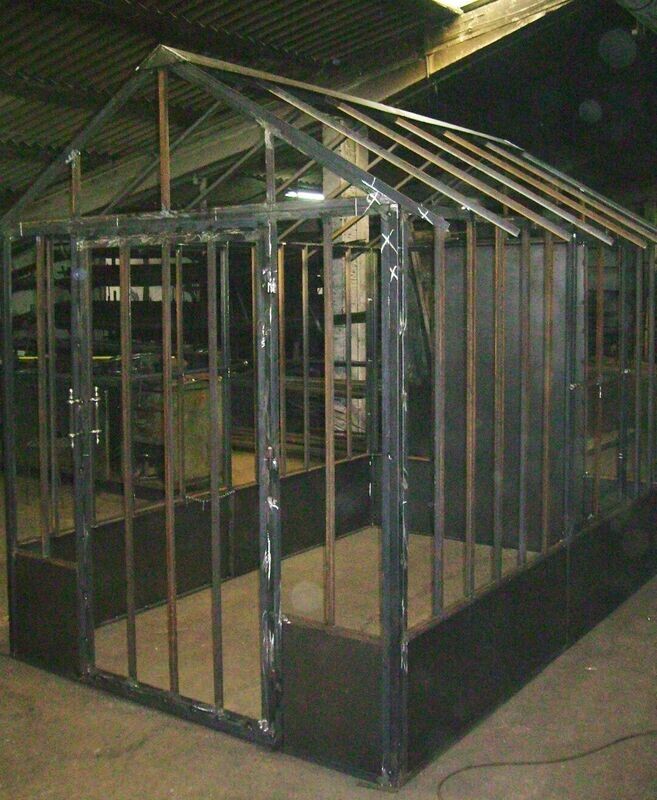 serre en fabrication ;Nous fabriquons sur mesure