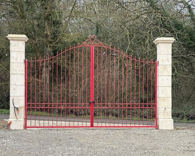 portail fabriqué sur mesure ,2 vantaux de 200 cm