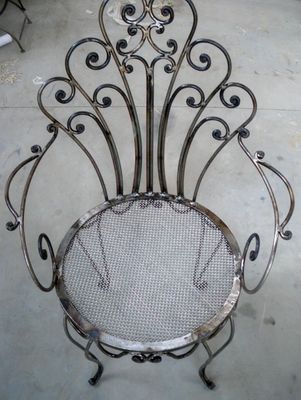 fauteuil ,reproduction d'un modèle ancien