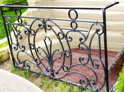 balcon fer forgé avec retours,modèle XVIIIEM