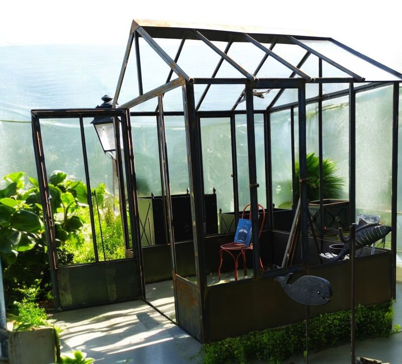 serre ,petite 2 m x 2m ,idéale pour petits espaces