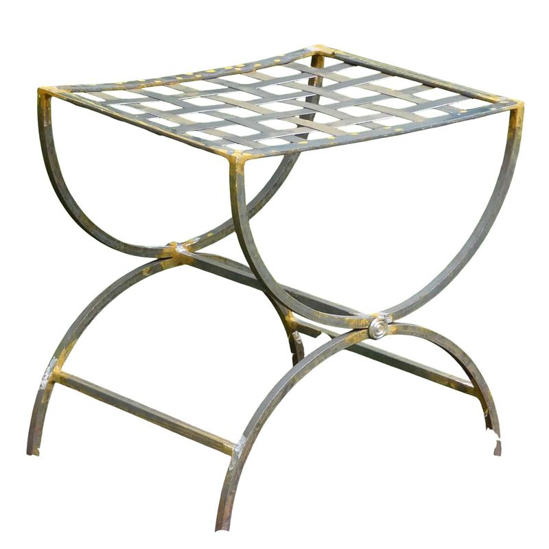 Tabouret en fer forgé, assise métal tressé