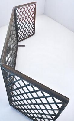 grille de cheminée ,pare feu en fer plat et faux rivets