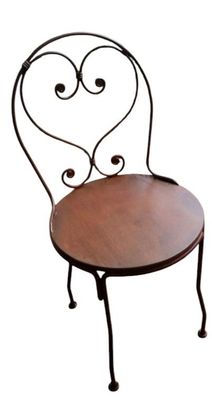 chaise décor cœur ,assise bois ou lattage fer
