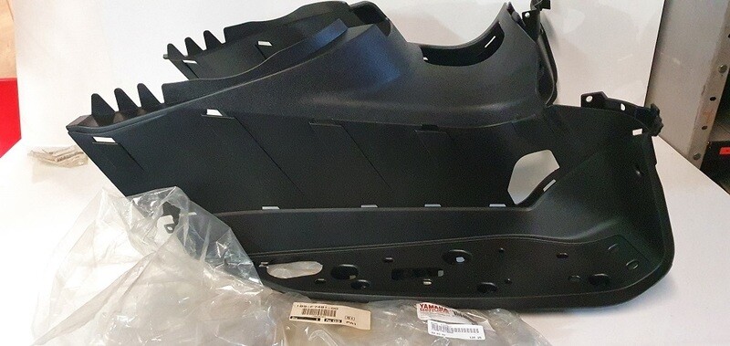 1B9-F7481-00 MIDDENKUIP / TREEPLAAT YAMAHA X-MAX125 '06>'09 1B9-F7481-00 MIDDENKUIP / TREEPLAAT YAMAHA X-MAX125 '06>'09
