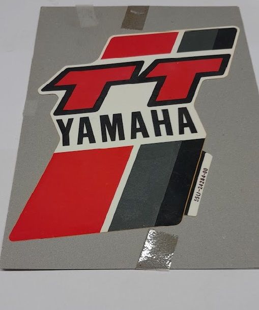 55U-24254-00 STICKER TANK TT 600 350 350