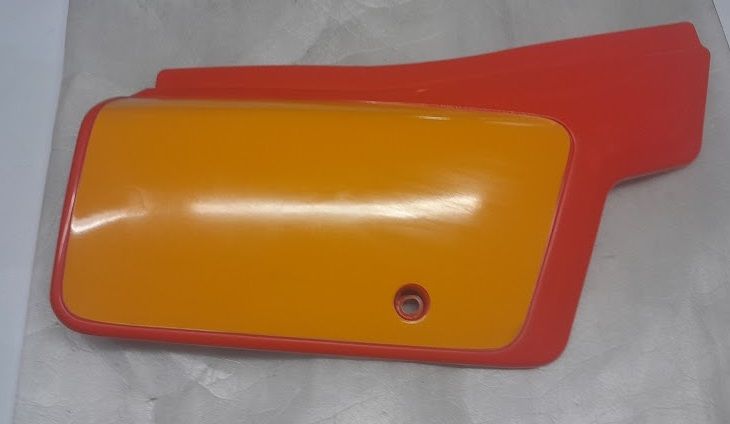 SIDE COVER R. HONDA XR350   83500-KF0-000