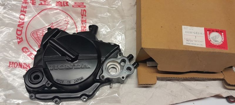 11330-GE2-010 COVER COMP., R. CRANKCASE Honda NSR50 MBX50