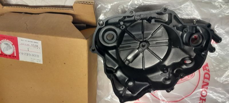11330-GE2-010 COVER COMP., R. CRANKCASE Honda NSR50 MBX50