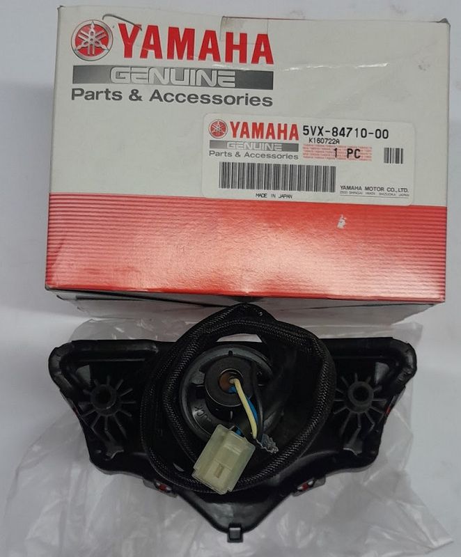 5VX-84710-00 TAILLIGHT UNIT ASSY YAMAHA FZ6 FAZER '04>'09