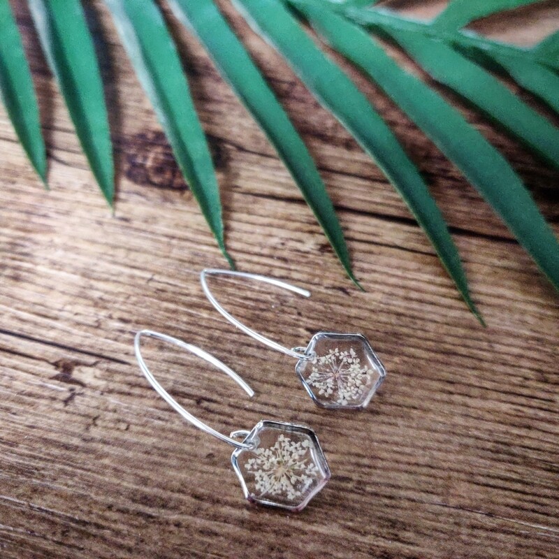Queen Anne's Lace: oorbellen zilver hex lang klein
