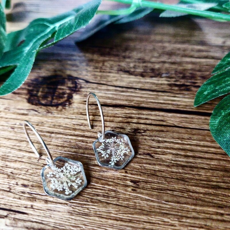 Queen Anne's Lace: oorbellen zilver hex kort klein