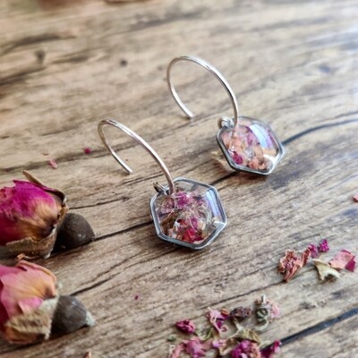 Pressed roses: oorbellen zilver hex kort klein