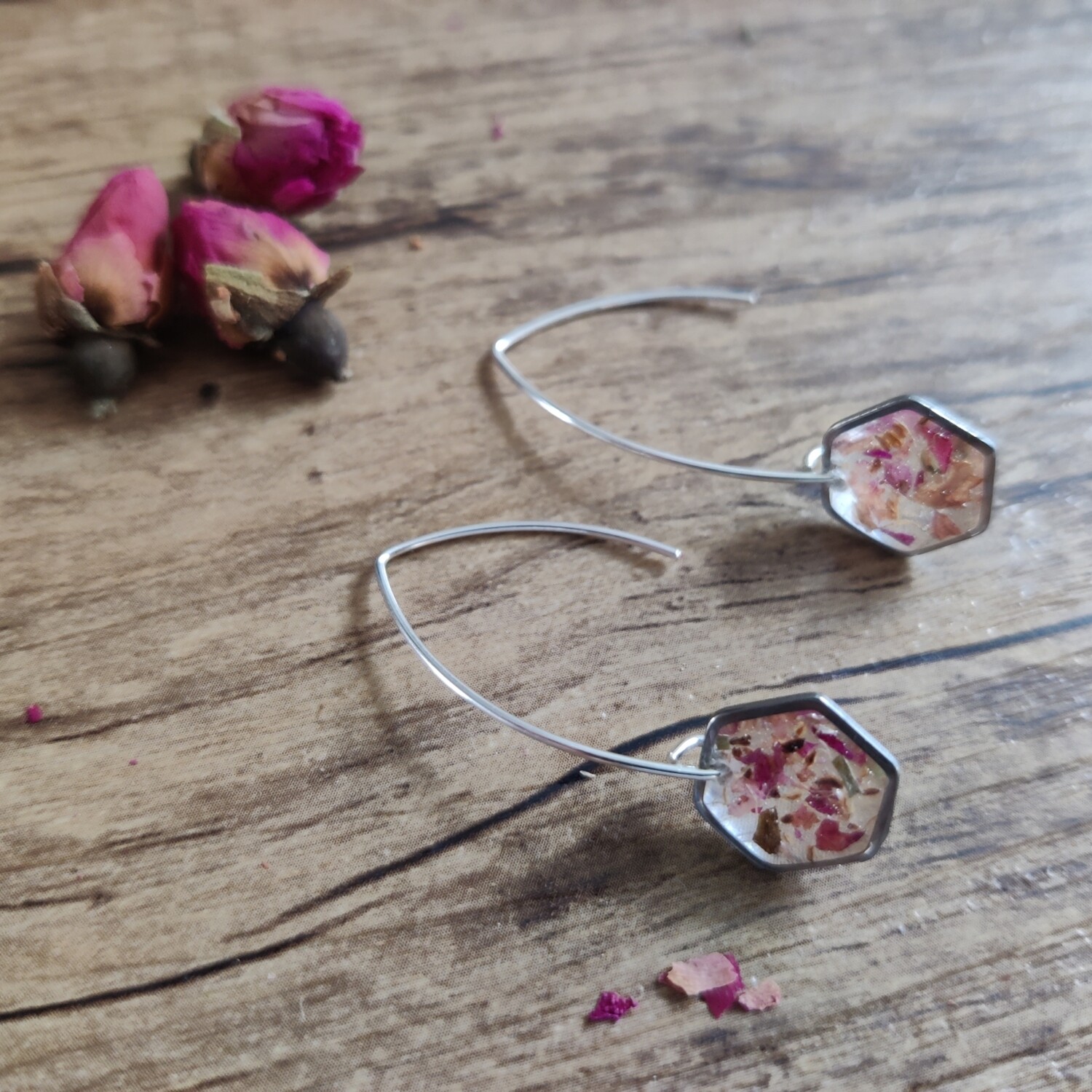 Pressed roses: oorbellen zilver hex lang klein
