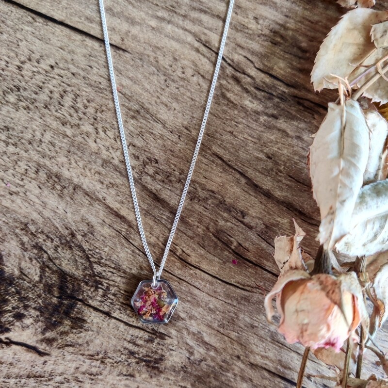 Pressed roses: ketting zilver hex