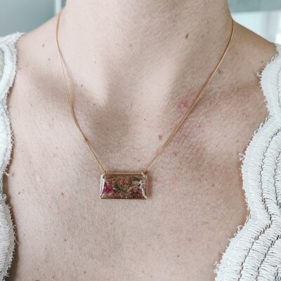 Pressed roses: ketting goud rechthoek