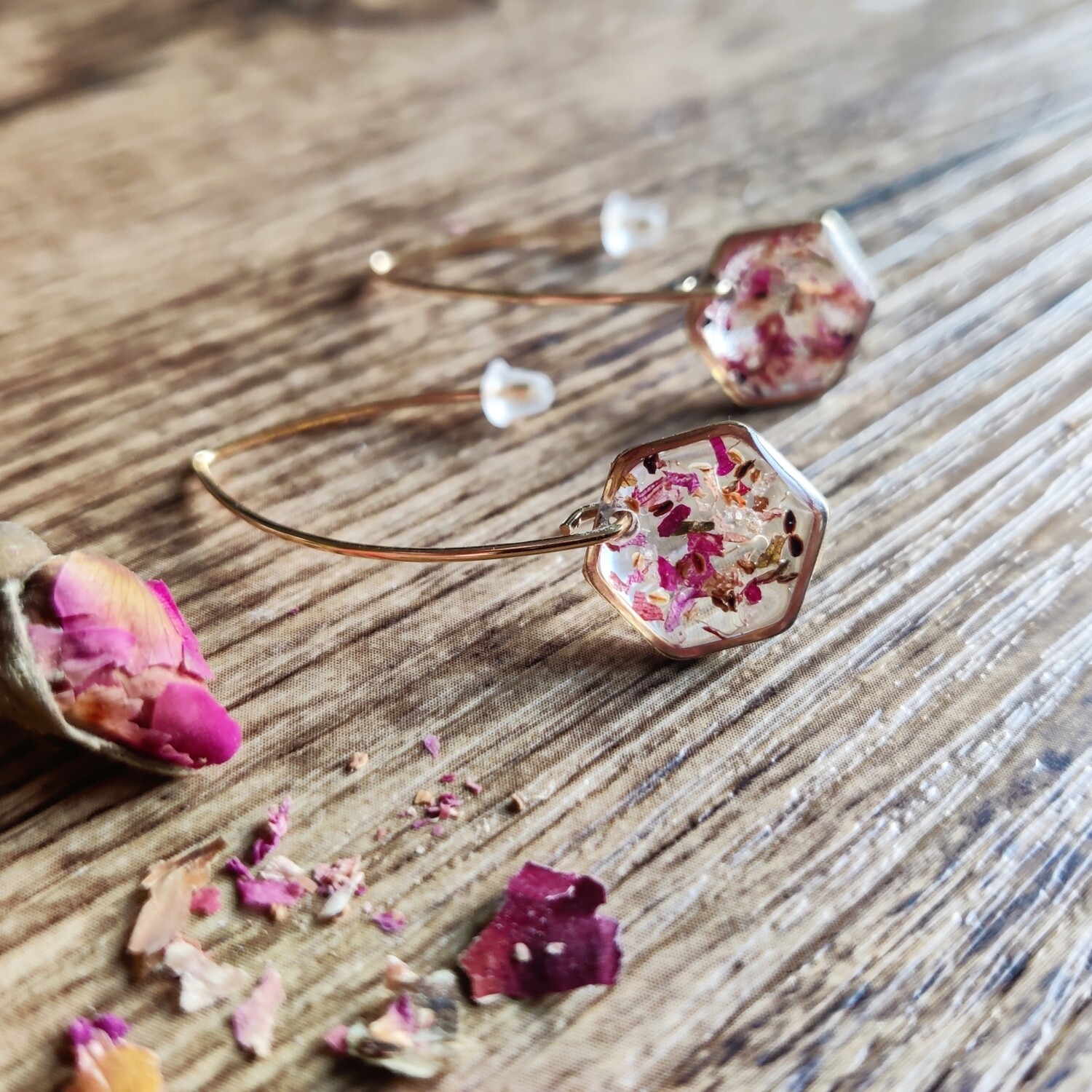 Pressed roses: oorbellen goud hex lang klein