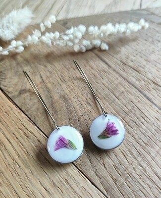 Limonium pink: oorbellen brons/wit