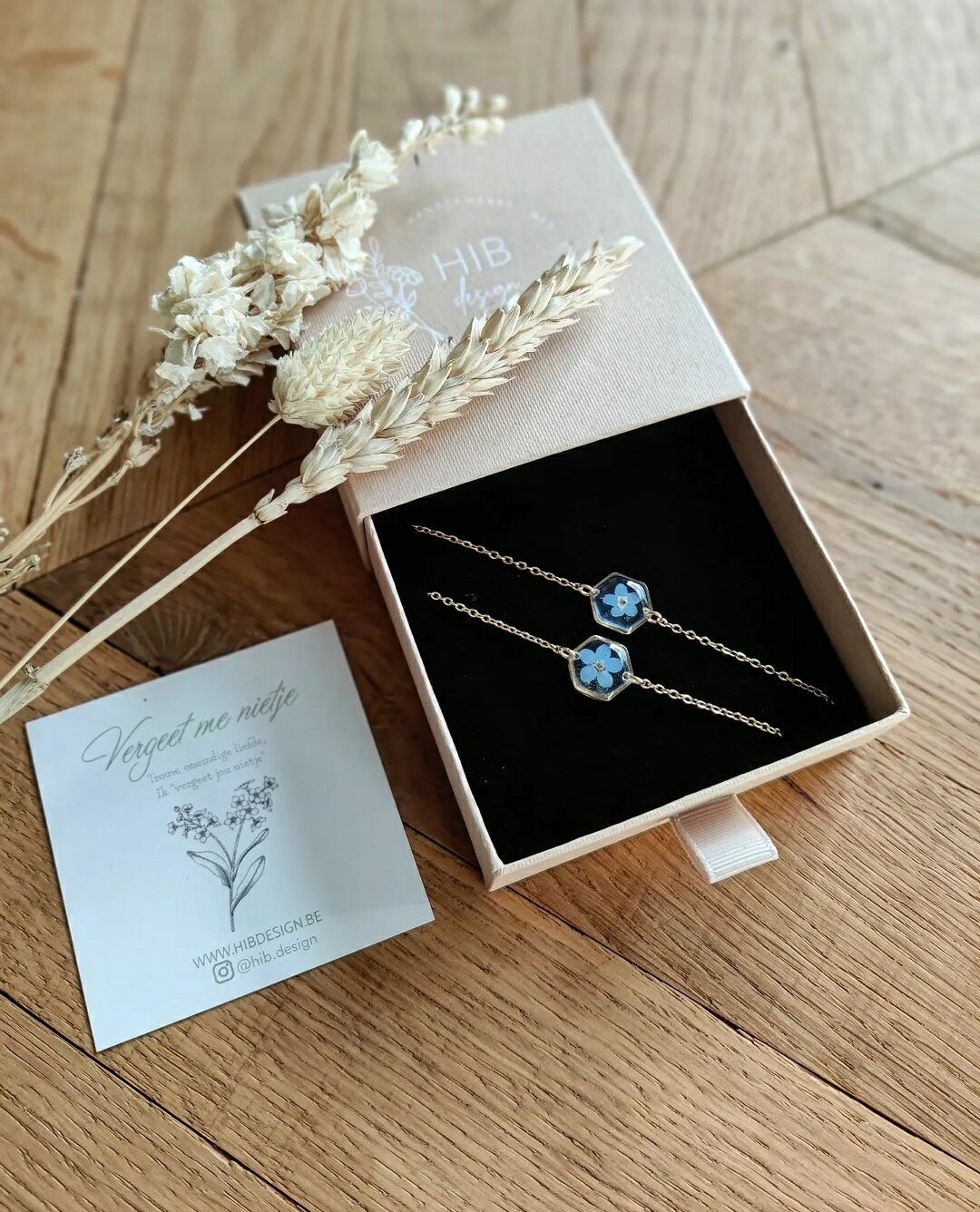 Matching armbandjes: vergeet me nietjes goud