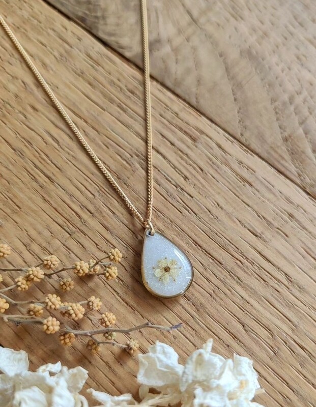 Moedermelk ketting drop: elderflower two sides