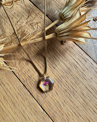 Queen Anne’s Lace: Ketting Goud Hex Deep Pink