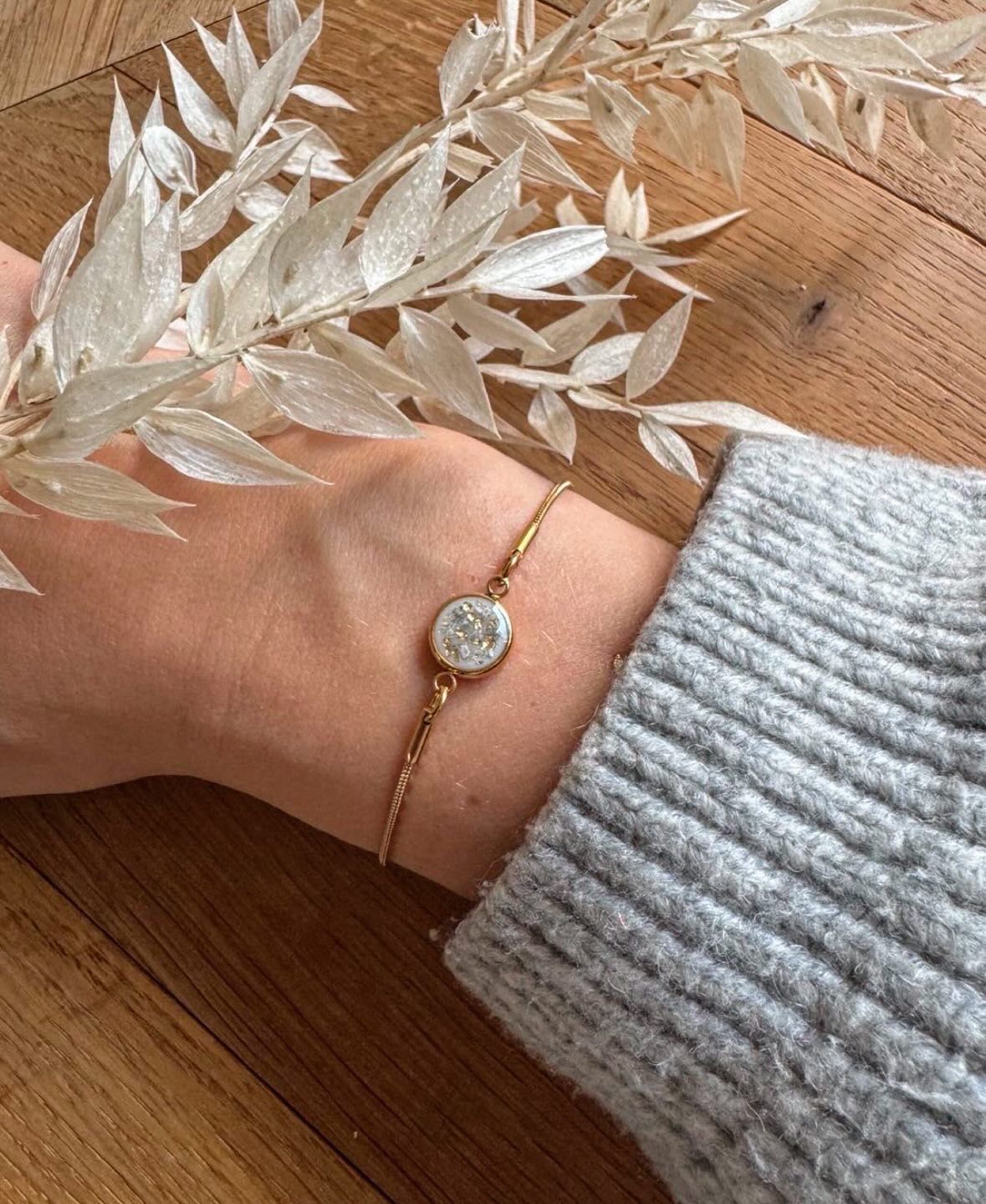 As armband: goudschilfers