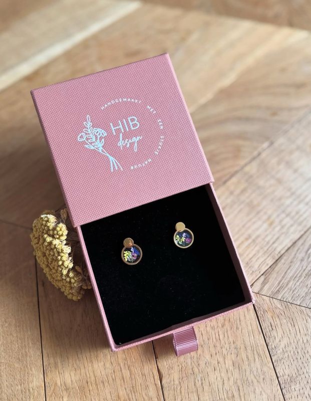 Studs: bloemenveld ( zilver of goud )