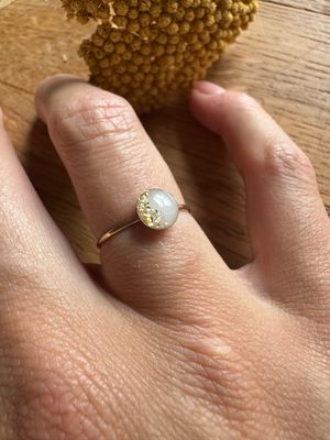 Moedermelk ring: goudschilfers