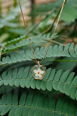 Vlierbloesem: ketting hexagon