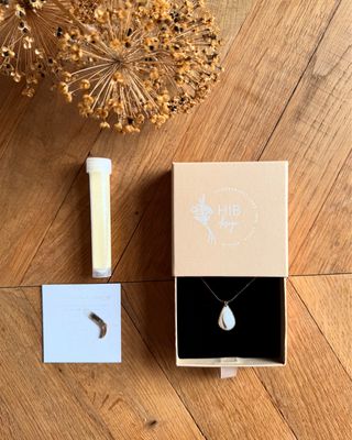 Moedermelk ketting drop: + haartjes