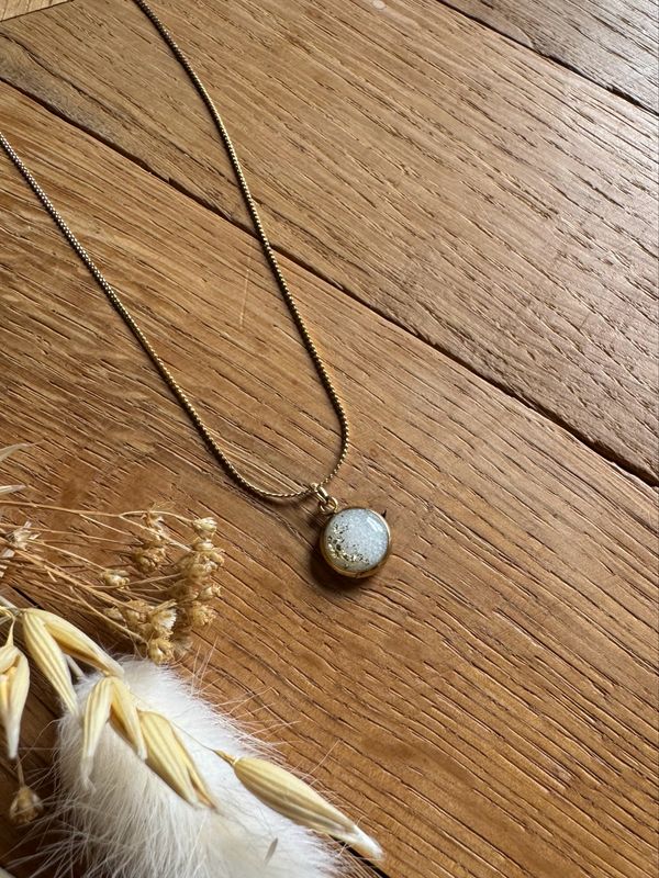 Moedermelk ketting rond: goudschilfers 10mm