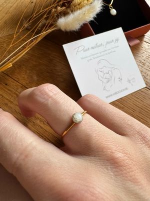 Moedermelk ring: goudschilfers