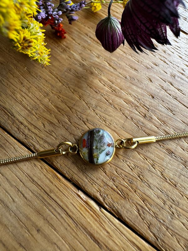Herrineringsjuweel: op maat haartjes en bloemen