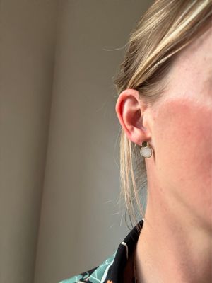 Moedermelk studs: rond