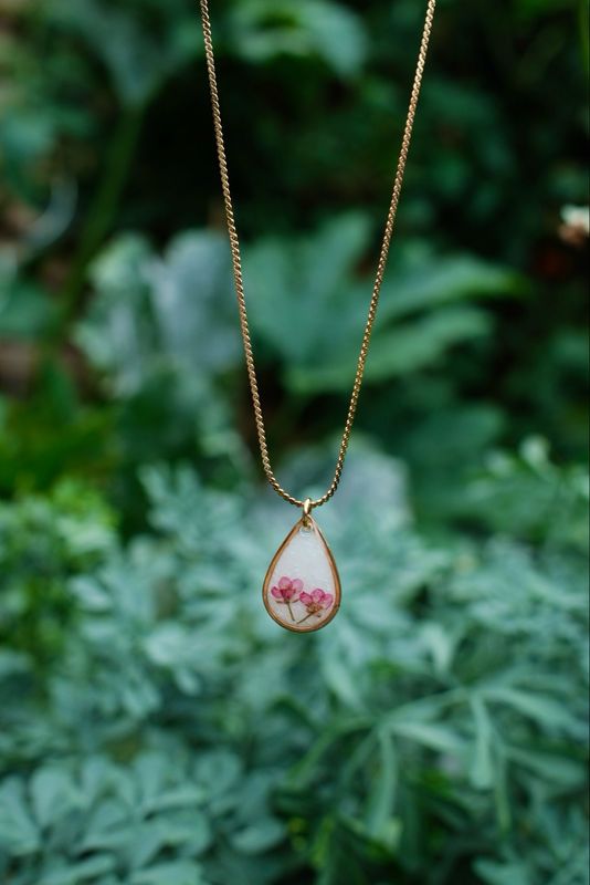 Moedermelk ketting: drop Queen Anne’s Lace