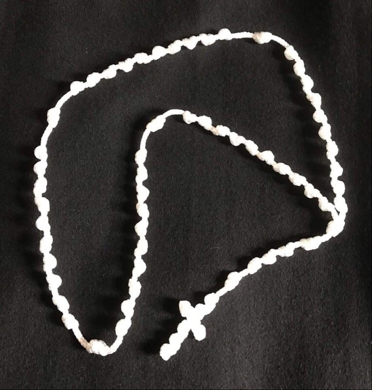 CHILWORTH ROSARY BEADS - white